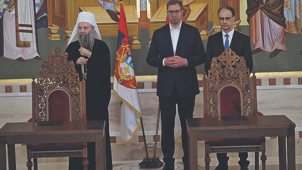 Vučić prisustvovao potpisivanju ugovora o završetku radova na Hramu Svetog Save: Na Vidovdan sve se jasno vidi, ova svetinja nas podseća kakvi moramo da budemo 