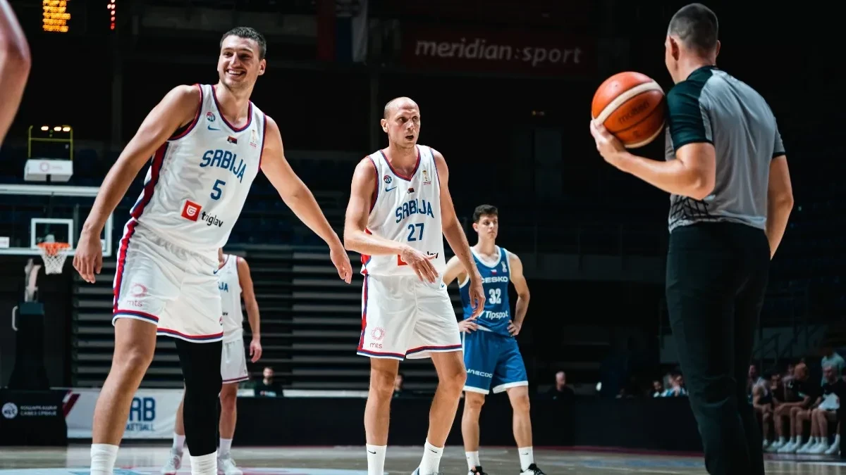 "Zvala me je baka..." Jović otkrio pozadinu hit priče o glumici filmova za odrasle