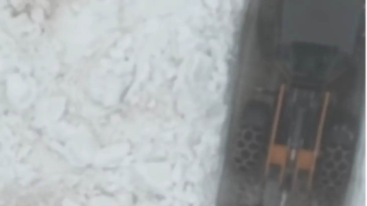 Deo zemlje se kuva na vrućinama, drugi deo čisti sneg! Šok prizori iz zemlje u koju hrle svi Srbi
