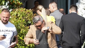 Majku smestio u dom, a ženi prepisao sve što ima! Pevač 20 godina mlađoj supruzi ostavio svu imovinu: "Volim je najviše na svetu"