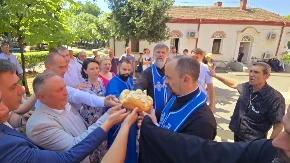 U HRAMU SV. NIKOLE NA NOVOM GROBLJU OBELEŽEN VIDOVDAN – Slava JKP „Pogrebne usluge“ Beograd