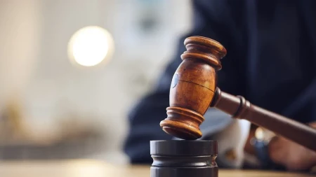 Prevarila banku za 44 milijarde dolara, sada joj rasprodaju jahte, luksuzne automobile i Birkin torbe