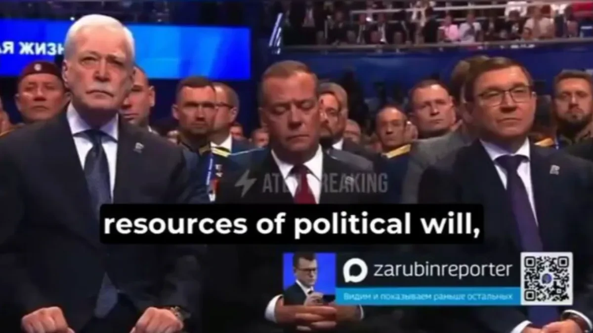 Hit snimak iz Kremlja! Gledajte samo šta Medvedev radi dok Putin govori! 