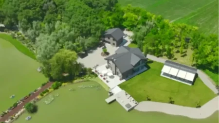 Srpski milioner ima luksuznu vilu na selu i privatno jezero: Ovo je njegovo imanje: "Iskeširao sam 600.000 evra za plac" 