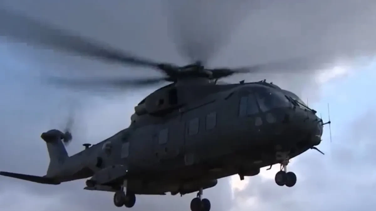 Srušio se helikopter Kraljevske mornarice, zatvoren veći broj puteva 