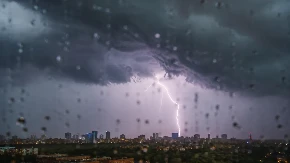 Hitno upozorenje RHMZ-a: U naredna dva sata stiže nevreme u ove delove Srbije