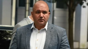 Vraneš priveden jer je pevao srpske pesme! Užas u Crnoj Gori! Predsednik opštine Pljevlja uhapšen ispred crkve