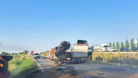 Stravična nesreća kod Iriga! Kamion se zapalio nakon sudara, jedan vozač izgoreo, drugi teško povređen