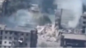 Ovo stravično oružje je upotrebljeno, zgrade se ruše! Apokaliptična scena na frontu u Ukrajini (VIDEO)