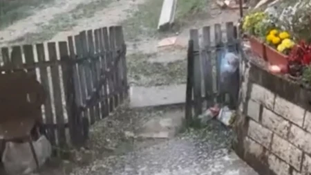 Ovde grad tuče bez milosti! Na dva sata odatle se kuvaju na 52 stepen! 
