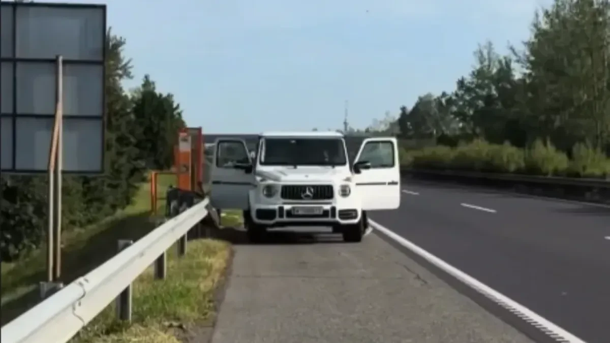 Pevač doživeo horor nasred puta! U autu od 250.000 evra mu se desilo ovo!