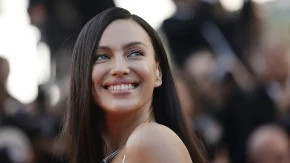 Sve mračna, ali izazovna do bola: Stajling Irine Šajk u isto vreme sve otkriva, ali i pokriva, sviđa li vam se ovo?