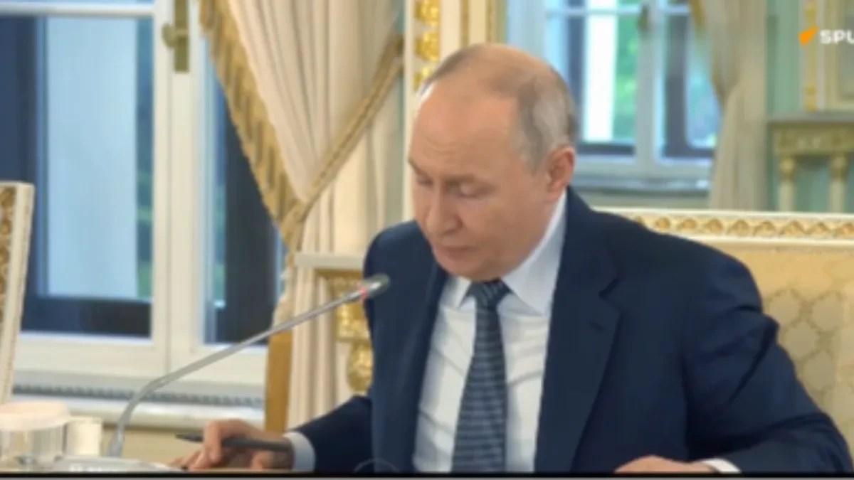 Putin se hitno obratio iz Sankt Peterburga: Izneo tvrdnje o ratu koje će izazvati buru