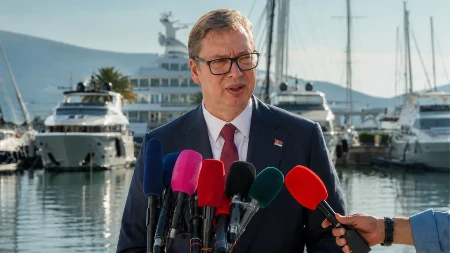 Vučić iz Tivta odgovorio na sve napade: „Ne plašim se pretnji, ne prihvatam falsifikate o Srbiji i nastaviću da gradim odnose sa Crnom Gorom“