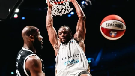 Dubai - Partizan: Parni valjak ponovo stao, domaćin se "odlepljuje"
