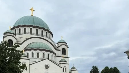 Poznata Srpkinja se onesvestila ispred Hrama: Čekala 14 sati da vidi Pojas Presvete Bogorodice