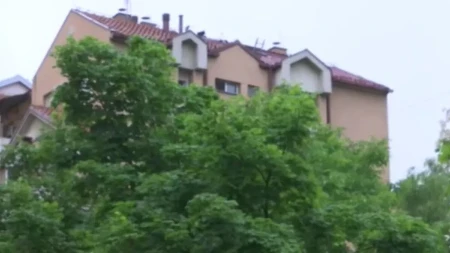  Požar na Bežanijskoj kosi! Stanari iz zgrade evakuisani
