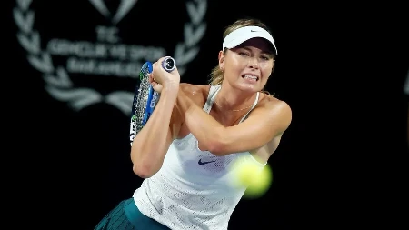 Marija Šarapova neprepoznatljiva! Mesecima krila od svih, a sad se pojavila na Rolan Garosu, druga žena