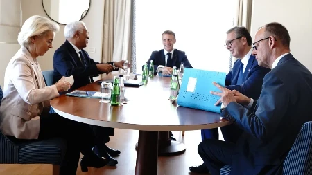 Vučić se obraća iz Tivta: Sastanak sa Makronom, Mercom, Ursulom i Koštom (VIDEO)