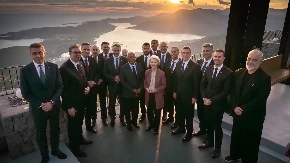 Snažne reči francuskog predsednika na samitu EU - Zapadni Balkan u Tivtu: Vučić radi dobre stvari za Srbiju