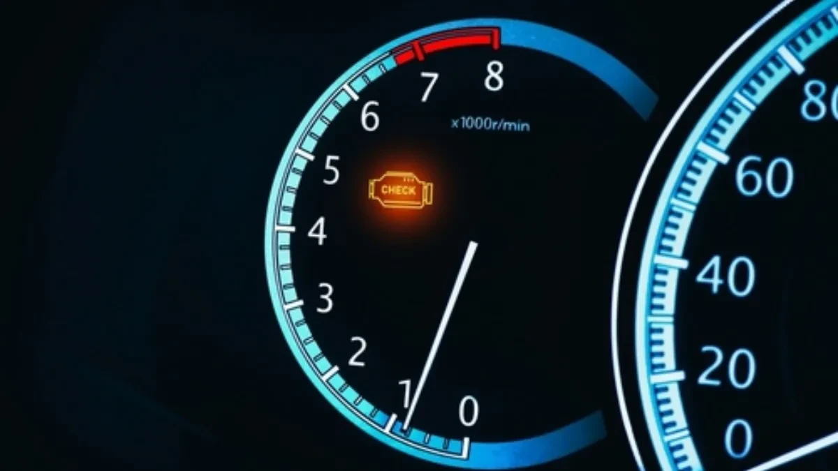 Jedna greška može skupo da vas košta: Evo šta nikako ne smete da radite kada se upali "check engine" lampica!
