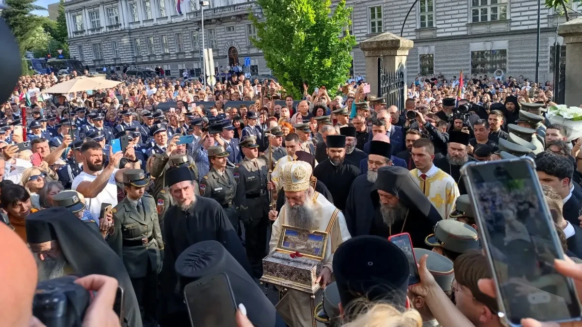Tačno vreme odlaska Časnog pojasa iz Beograda: Evo do kada vernici mogu da se poklone najvećoj svetinji u Hramu Svetog Save
