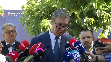 Vučić uz osmeh odgovorio na provokacije: "Lak i lep vam je život"