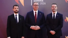 Tri boda u gostima: Vučić u Tivtu preuzeo inicijativu i promenio politički narativ