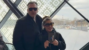 Kasper ponovo ispred "Laze": Došao kod Mine Kostić, a detalj koji je nosio sa sobom pokrenuo lavinu komentara!