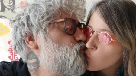 Za njegovu suprugu svi misle da mu je ćerka! Nekadašnji rijaliti zavodnik danas ne liči na sebe (FOTO)