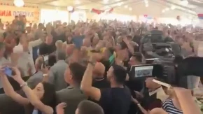 Veličanstven skup "Srbija pobeđuje"! U Kraljevu nema gde igla da padne, narod poslao jasnu poruku (VIDEO)
