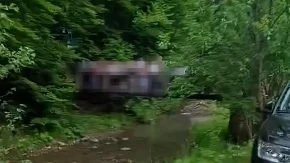 Snimljen momenat kad je 30-ak mališana završilo u hladnoj vo