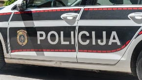 Iz automatske puške izrešetao komšiju i njegovu suprugu: Zap
