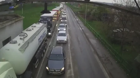 Kolaps na izlazu iz Srbije: Vozači zaglavljeni u kolonama i do pet sati! 