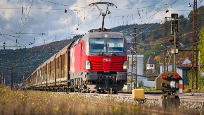 Horor nesreća u Austriji: Voz se zakucao u automobil, Srbin i njegova supruga poginuli, ćerkica (2) čudom preživela