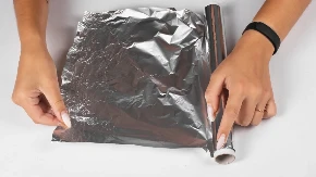 Svi stavljaju aluminijumnsku foliju u kuhinjske fioke - kada
