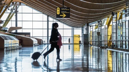 Jedna stvar baš nervira na aerodromima: Devojka objavila video i podsetila na ružnu naviku - mreže se usijale od komentara