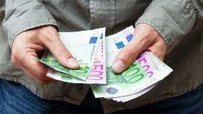 Naleteo na gomilu novca u torbi i pronašao penzionera koju j