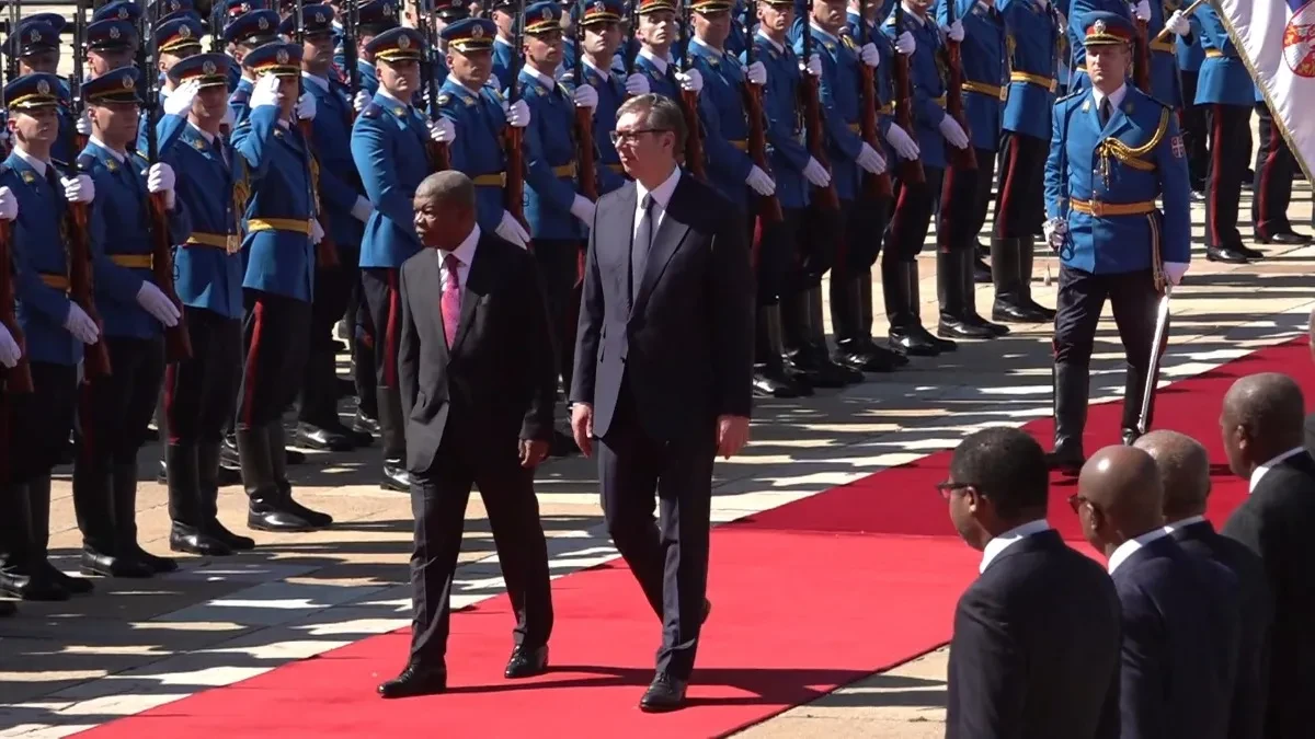 Predsednik Angole došao kod Vučića: Priređen svečani doček ispred Palate "Srbija" (FOTO/VIDEO)