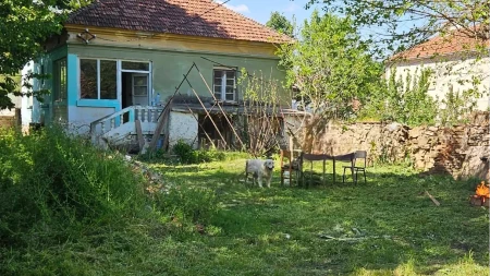 Kuća od 116 kvadrata na placu od 30 ari! Sve to za samo 18.500 evra
