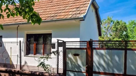 Kuća 70 kvadrata i plac 14 ari za 26.000 evra! Ova oaza ima i svoju baštu
