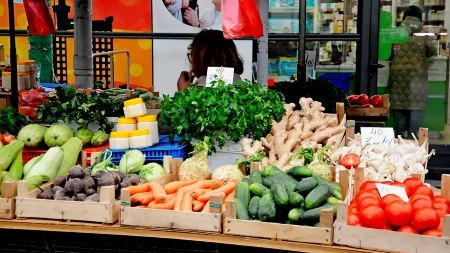 Cene voća i povrća raznolike u Srbiji - luk od 40 do 60 dinara, paprika 80, jabuka do 150 dinara
