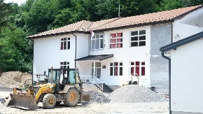 Posle 133 godine Kostajnik dobija novu školu: Uloženo 170 miliona, đaci od 1. septembra u modernim učionicama