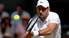 Đoković - Siner: Novak prvi poklekao na servisu i izgubio prvi set 