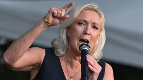 Ne može joj niko ništa, pa ni sudska presuda! Marin le Pen gazi ka fotelji predsednika Francuske
