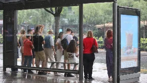 Počelo jako nevreme! Smračilo se u Beogradu, pljuskovi i grmljavina uz olujni vetar (VIDEO)