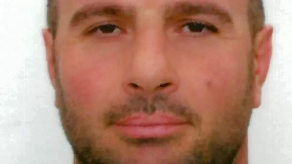 Srđan pucao u muškarca i pobegao! Policija traga za nasilnikom - "Ne približavajte mu se, opasan je!" (FOTO)