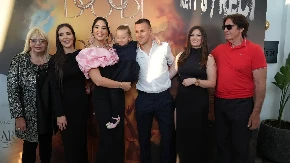U javnosti ih nikada nismo videli: Ovo su roditelji Kaće Grujić, otac stekao ogromno bogatsvo