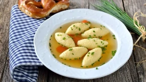 Knedle za supu po bakinom receptu: Zbog njenog tajnog sastojka se ne raspadaju
