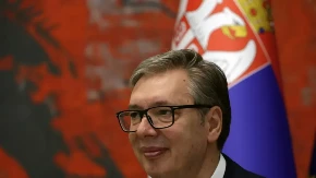 Vučić stigao u Pariz na poziv Makrona! Predsednik Srbije na vojnoj paradi povodom Dana pada Bastilje